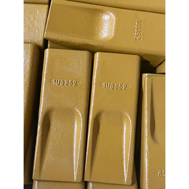 أجزاء الحفارات الثقيلة المصبوبة 1U3352 PC60 PC60TL سبائك الصلب حفارة دلو نقطة الأسنان مزورة دلو الأسنان