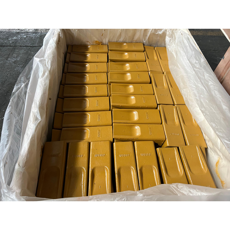 جودة عالية حالة جديدة حفارة دلو الأسنان 1U3352 PC100 27131219 لقطع غيار آلات البناء