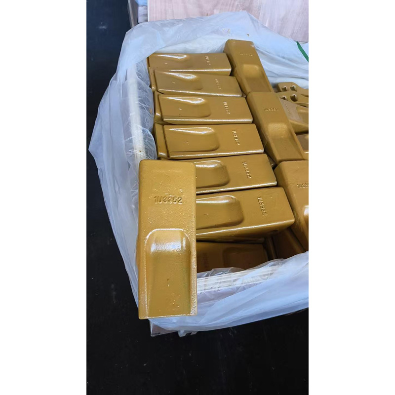 أجزاء الحفارات الثقيلة المصبوبة 1U3352 PC60 PC60TL سبائك الصلب حفارة دلو نقطة الأسنان مزورة دلو الأسنان